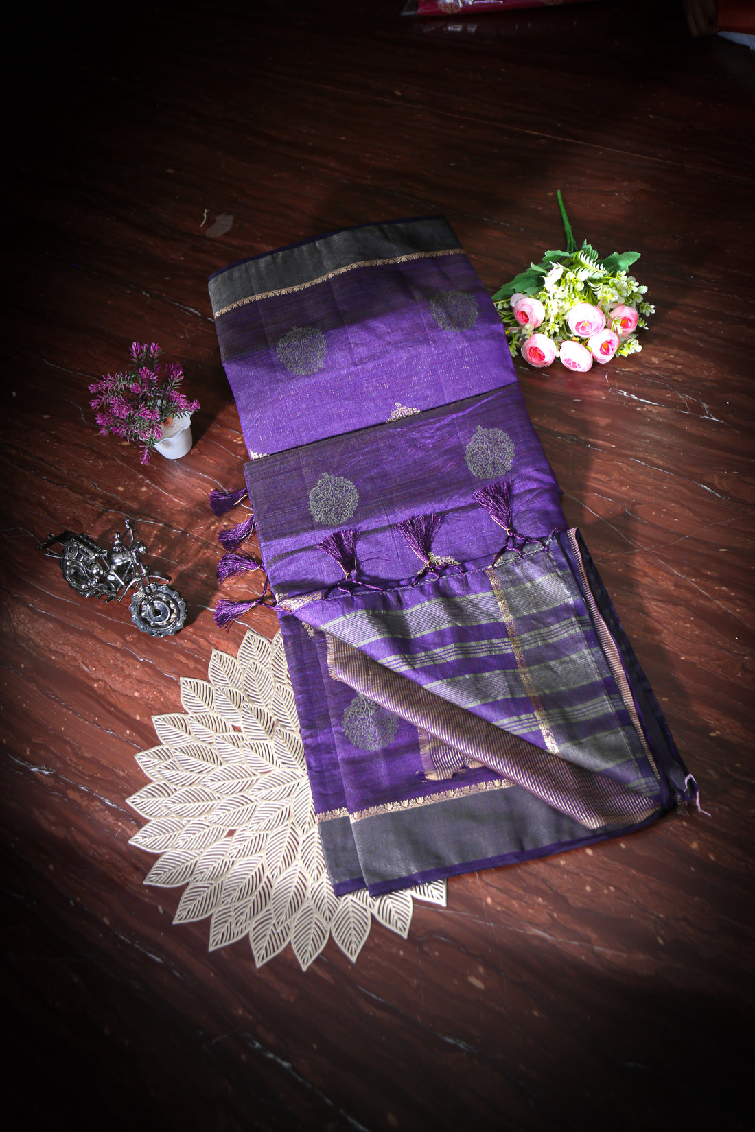 “✨ Classic Handloom Saree with Timeless Elegance 🌸”