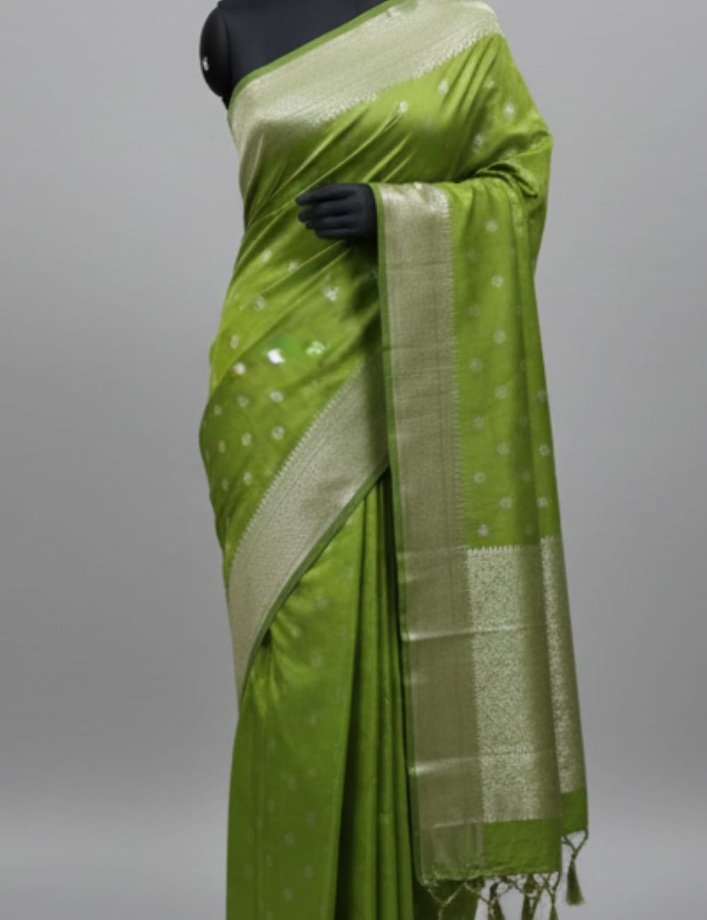 “Soft Parrot Green Tusser Silk Saree – A Blend of Grace & Elegance”