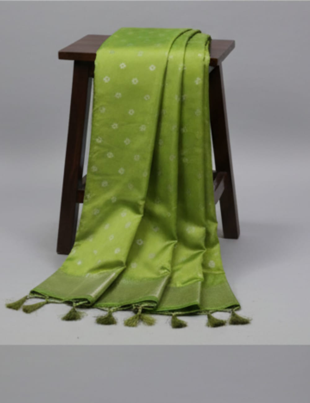 “Soft Parrot Green Tusser Silk Saree – A Blend of Grace & Elegance”