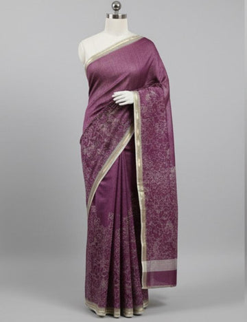 Elegant Magenta Jute Silk Saree with Golden Border & Floral Weave 🌸✨