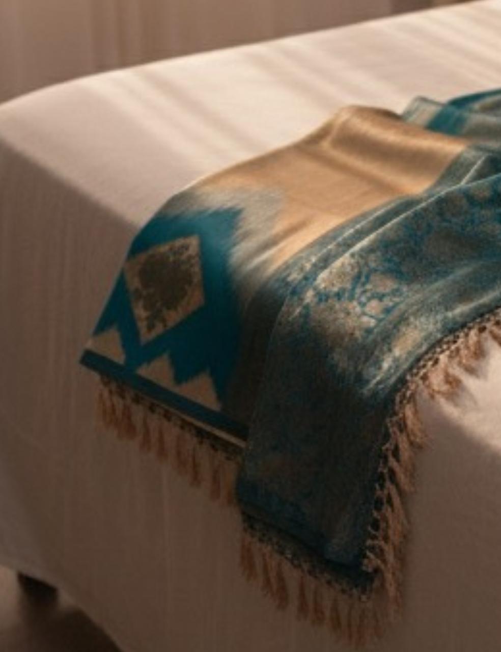 Premium Silk Saree with Dual-Tone Golden & Teal Elegance