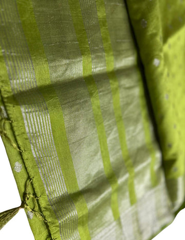 “Soft Parrot Green Tusser Silk Saree – A Blend of Grace & Elegance”