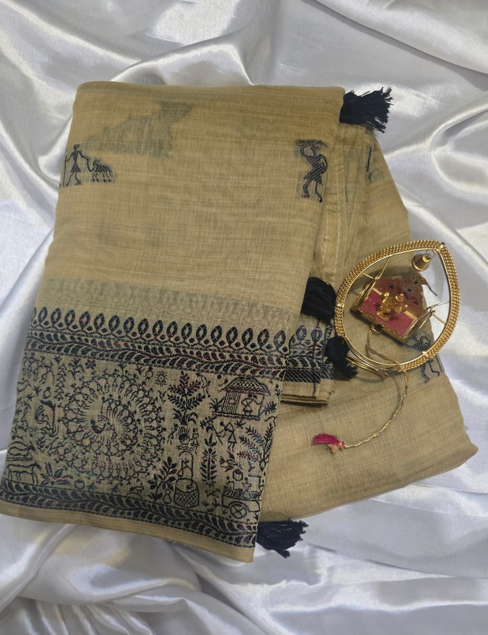 Beige Sandalwood Shade Soft Cotton Saree with Black Tribal Print & Tassel Border