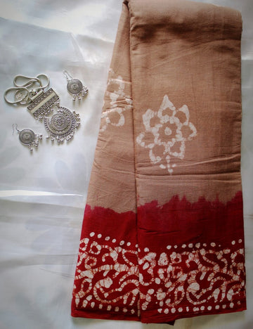 Light Beige & Maroon Double Color Batik Mul Cotton Saree – Traditional Floral Pattern